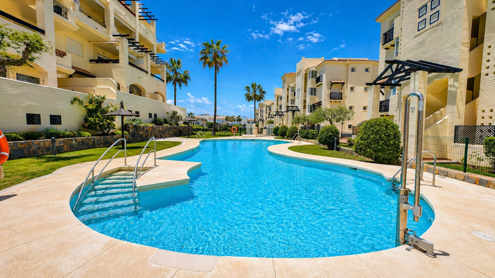 Bright 2 Bedroom Apartment For Sale in Manilva – €330,000